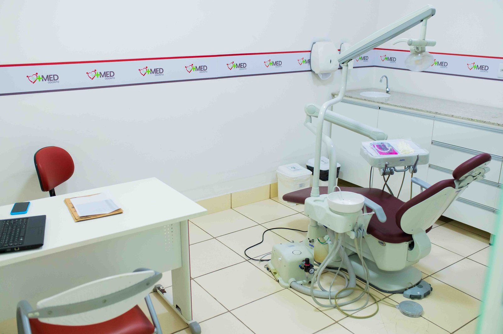 Sala cirúrgica para implantes na Mais Med Odonto